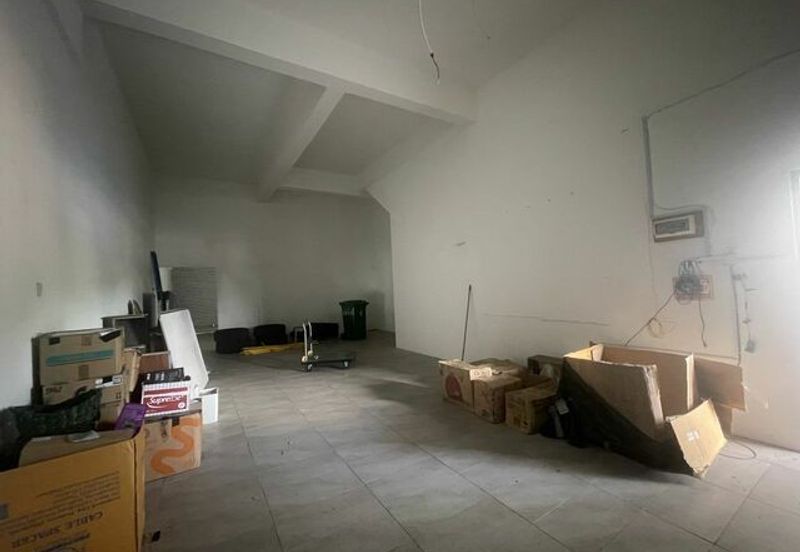 3 Storey Shoplot with Individual Title @ Mc Donalds Semariang