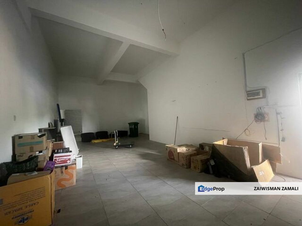 3 Storey Shoplot with Individual Title @ Mc Donalds Semariang, Sarawak, Kuching