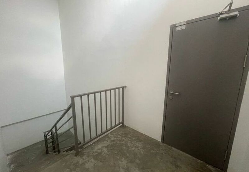 3 Storey Shoplot with Individual Title @ Mc Donalds Semariang