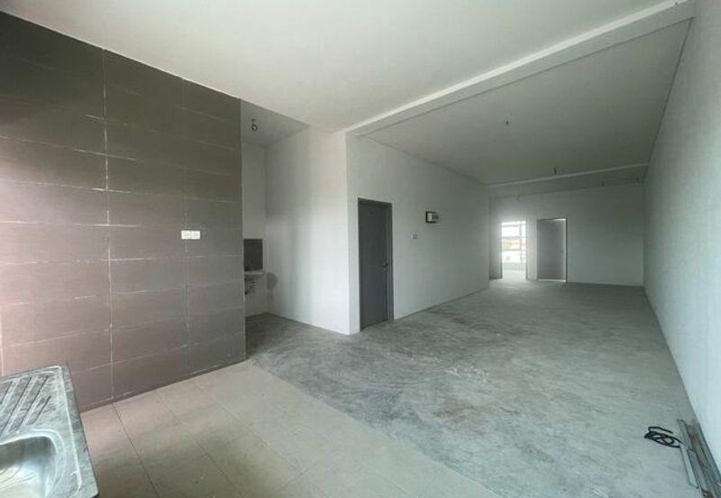 3 Storey Shoplot with Individual Title @ Mc Donalds Semariang