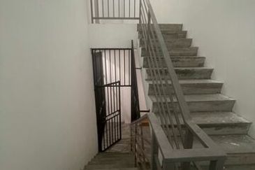 3 Storey Shoplot with Individual Title @ Mc Donalds Semariang