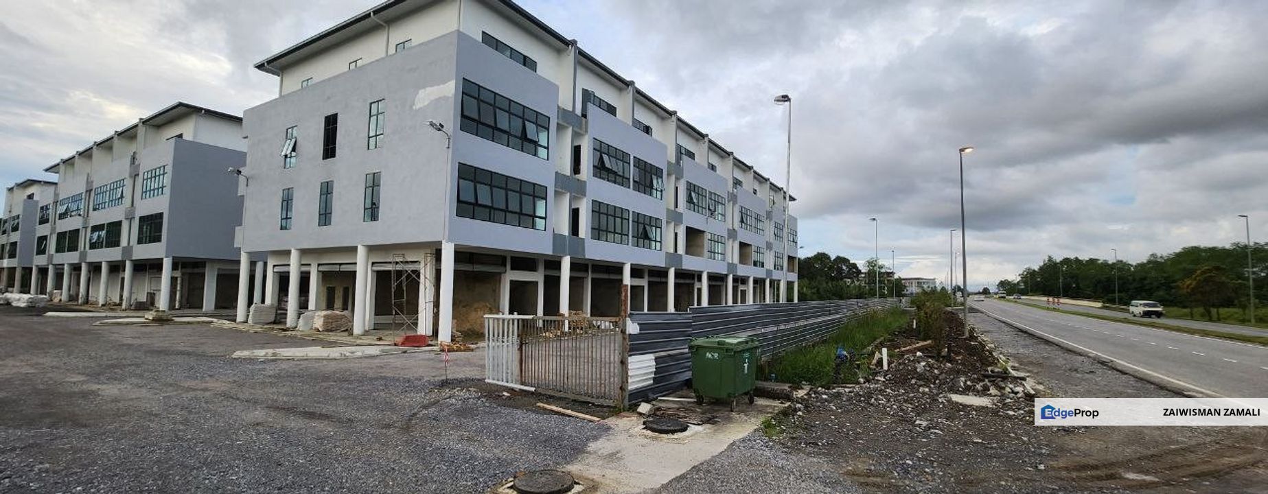 New 4 Story Shophouses PARKWAY COMMERCIAL CENTER  @ Stutong Baru for Sale, Sarawak, Kuching