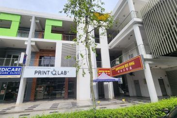 Midfields Square Shop Office