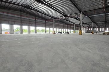 West Port, Pulau Indah