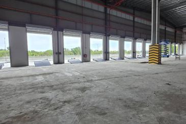 West Port, Pulau Indah