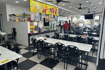 Corner Shop/WTR 16k/Seri Kembangan