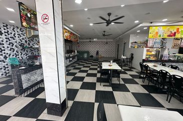 Corner Shop/WTR 16k/Seri Kembangan