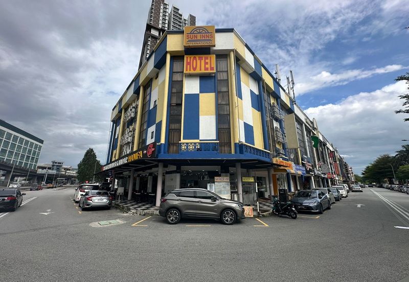 Corner Shop/WTR 16k/Seri Kembangan