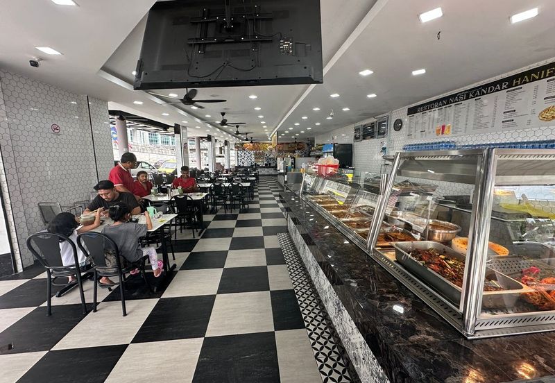 Corner Shop/WTR 16k/Seri Kembangan