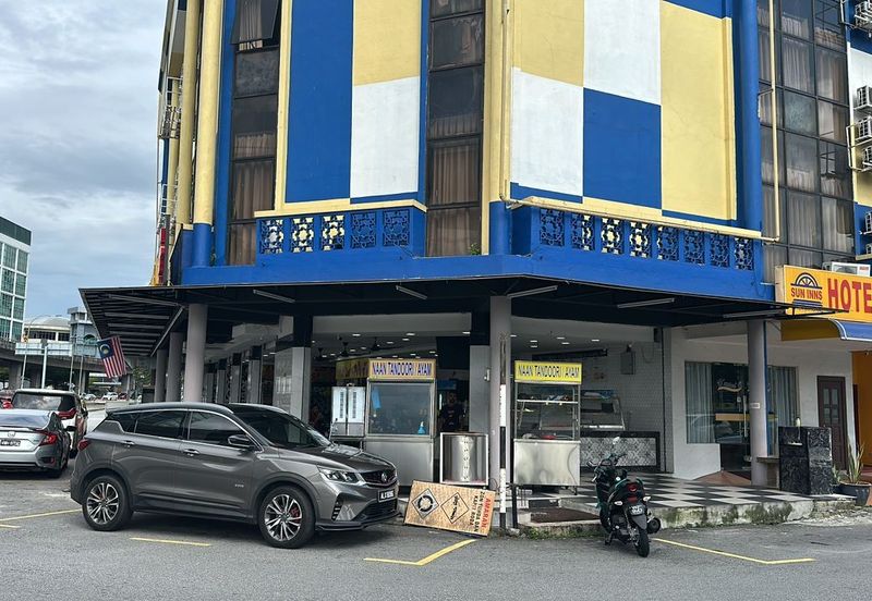 Corner Shop/WTR 16k/Seri Kembangan