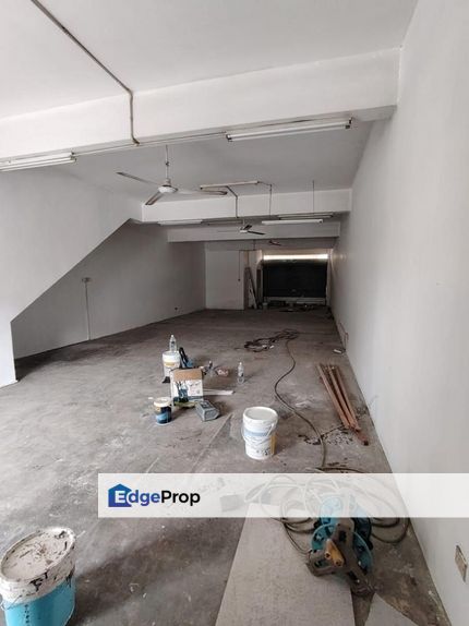 Shop-Lot Ground Floor/WTR 2800/1400sqft/Bandar Puteri/Klang, Selangor, Klang