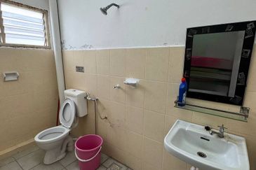 🔊 RUANG PEJABAT UNTUK DISEWA – SERI MANJUNG (TINGKAT ATAS)