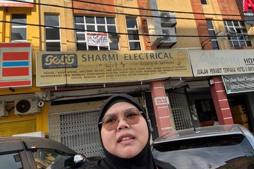 🔊 RUANG PEJABAT UNTUK DISEWA – SERI MANJUNG (TINGKAT ATAS)