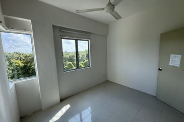APARTMENT ANJUNG LEKIR