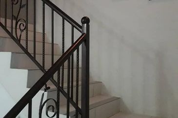 TAMAN SEJATI SURIA, SITIAWAN