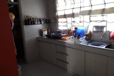 TAMAN SEJATI SURIA, SITIAWAN