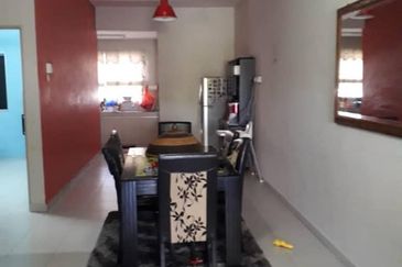 TAMAN SEJATI SURIA, SITIAWAN