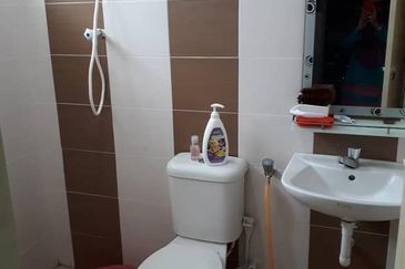 TAMAN SEJATI SURIA, SITIAWAN