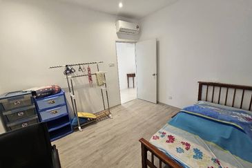 Royal Richmond Gold Condominium