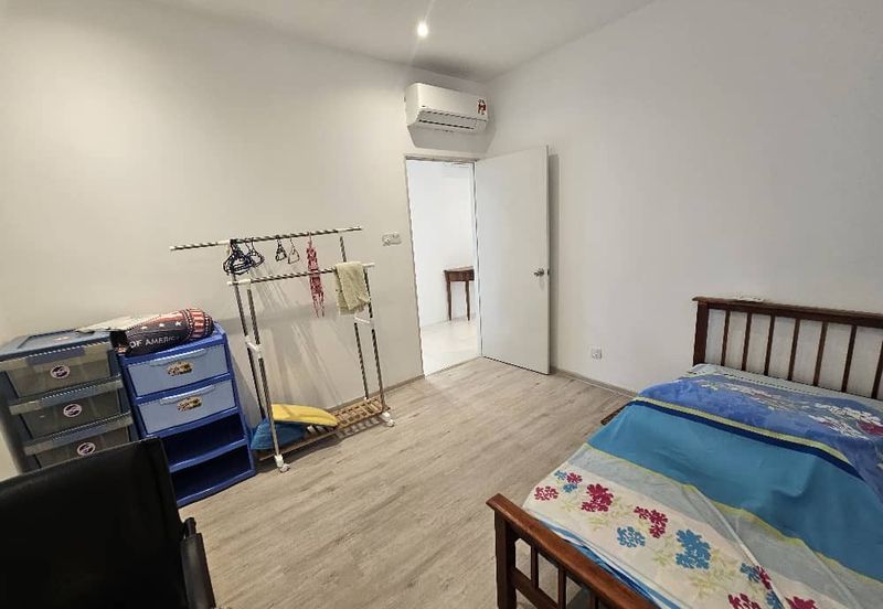 Royal Richmond Gold Condominium