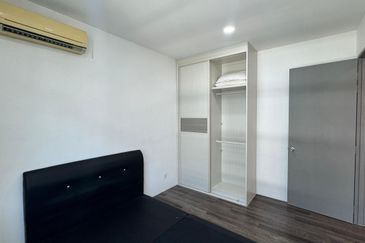 HK Square Apartment