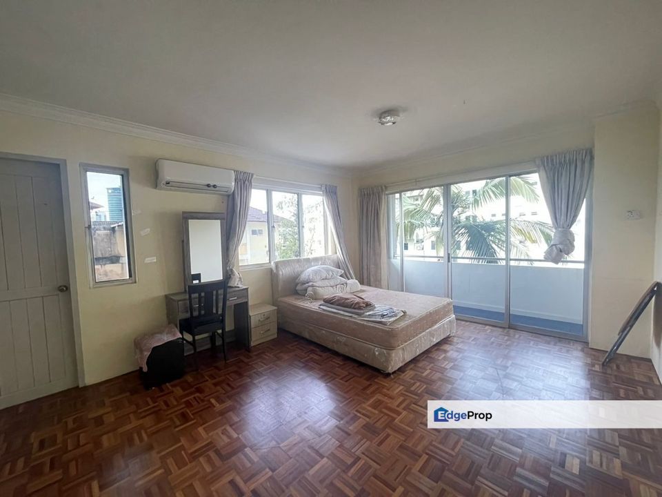 Central Court 4 Bedroom Unit For Sale, Sarawak, Kuching