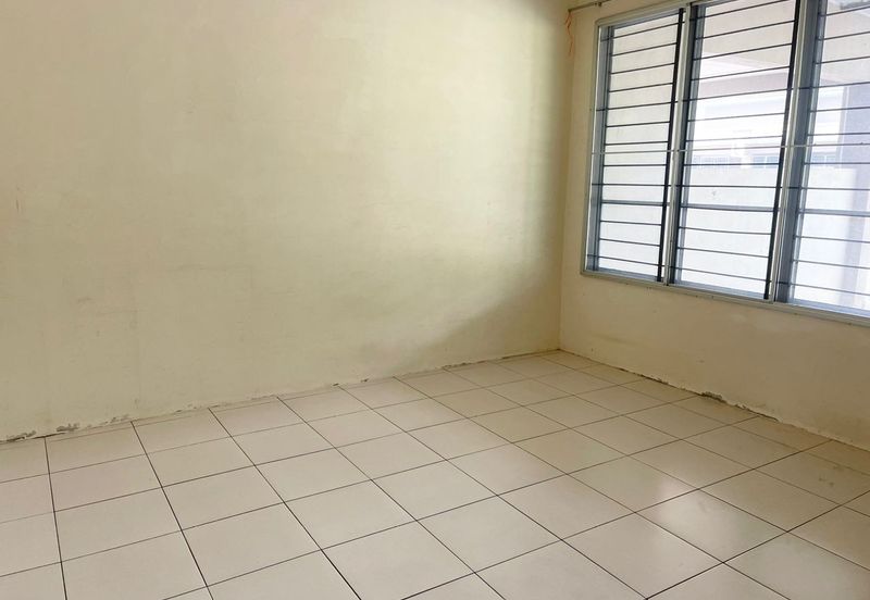 Single storey corner terrace house @ 11 miles