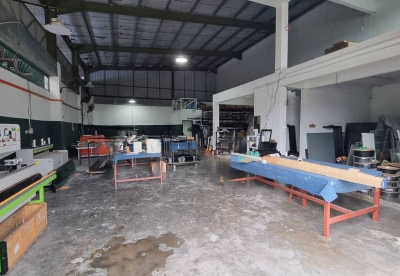 Semi-d warehouse @ muara tabuan light industrial park