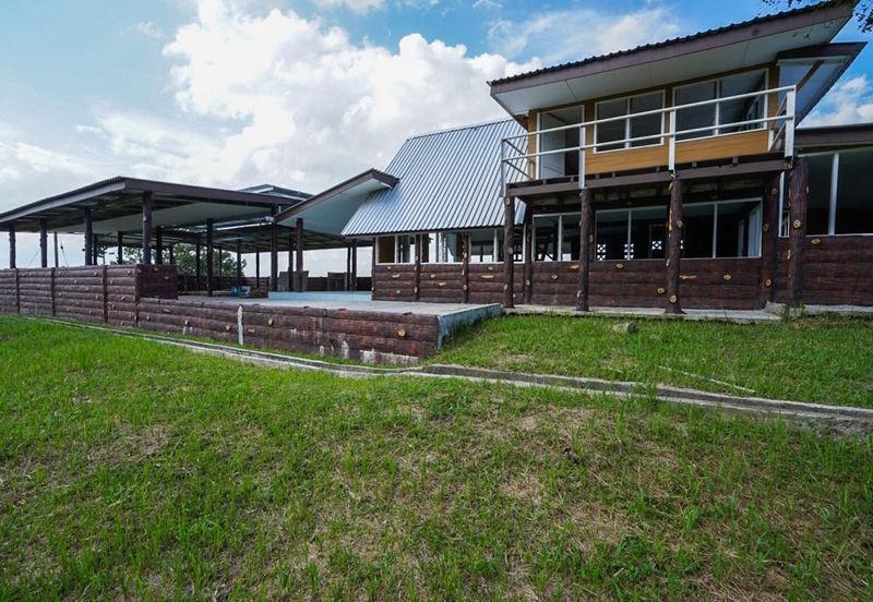 Bungalow retreat centre @ skuduk serian