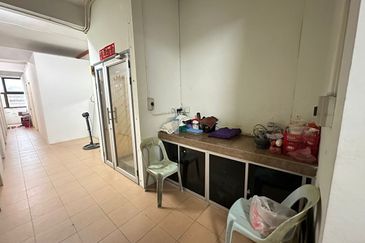 Shoplot @ tabuan laru