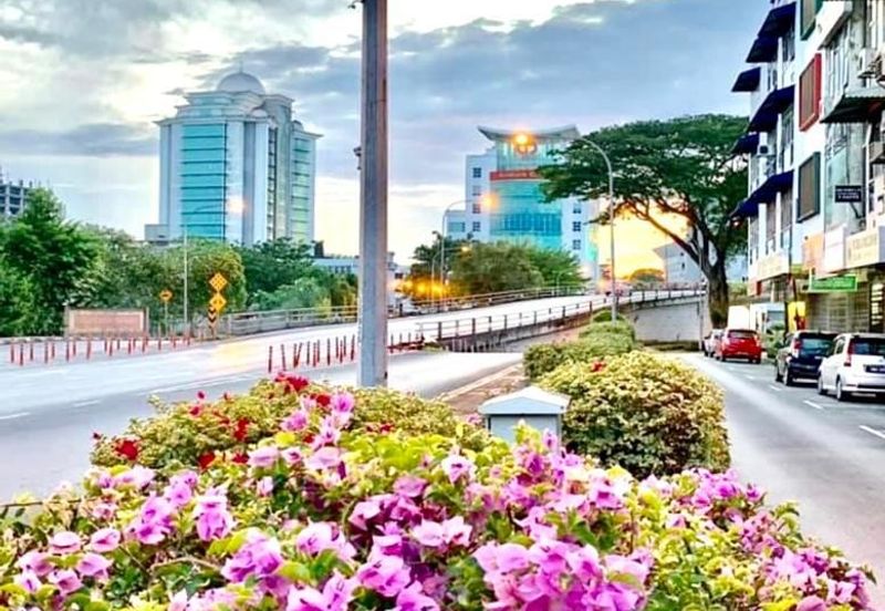 4 storey commercial shoplot @ satok 