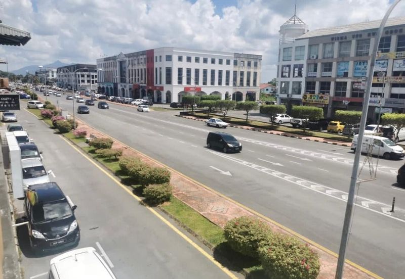 4 storey commercial shoplot @ satok 