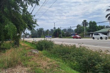 0.5 acres agriculture Land, Facing main road Jalan Tanjung Karang, For Sales