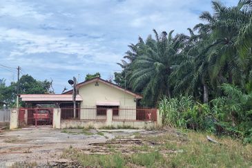 0.5 acres agriculture Land, Facing main road Jalan Tanjung Karang, For Sales