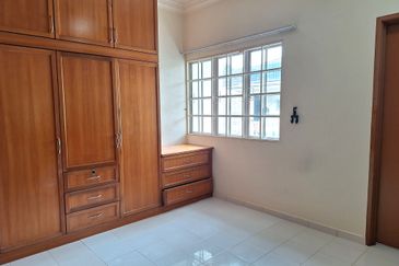 EMERALD PARK (SEREMBAN 2)