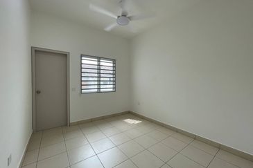 Anggun @ Bandar Ainsdale