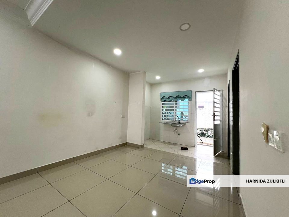 DOUBLE STOREY TERRACE SAUJANA TROPIKA S2 HEIGHTS, SEREMBAN 2 FOR SALE, Negeri Sembilan, Seremban