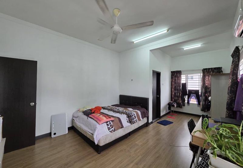 BANDAR AINSDALE FASA 2(SEGAR)