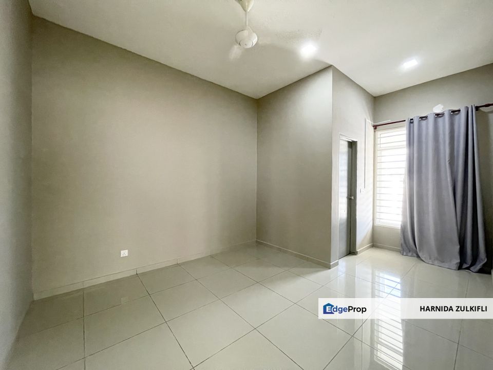 SINGLE STOREY SEMI-D D'PALMA TAMAN PINANG GADING, SIKAMAT FOR SALE, Negeri Sembilan, Seremban