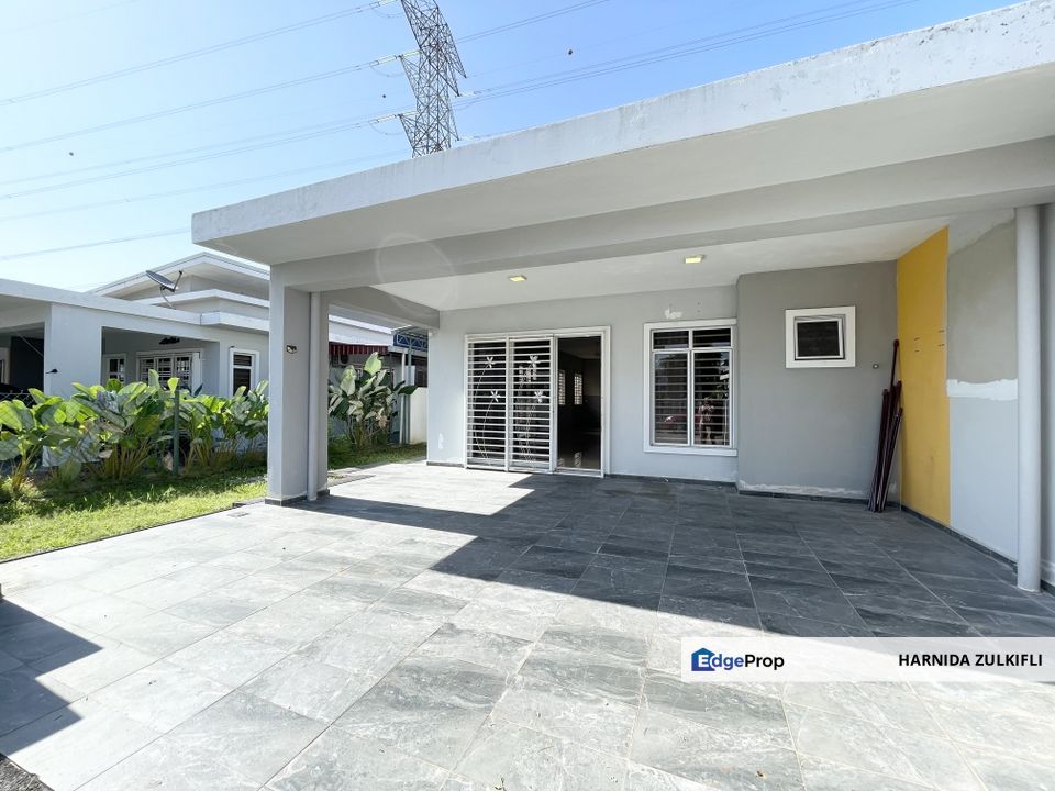 SINGLE STOREY SEMI-D D'PALMA TAMAN PINANG GADING, SIKAMAT FOR SALE, Negeri Sembilan, Seremban