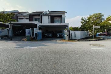 Laman Delfina @ Nilai Impian