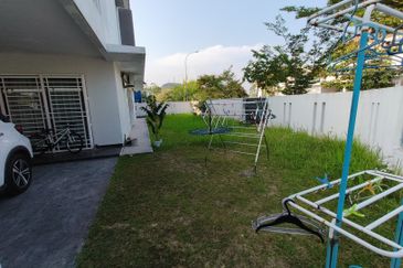 Laman Delfina @ Nilai Impian