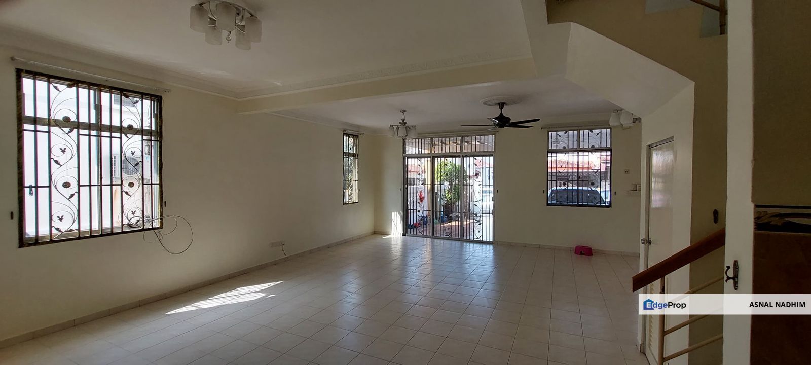 2 Storey Terrace Endlot Taman Mawar Fasa 2 Bandar Baru Salak Tinggi, Selangor, Sepang