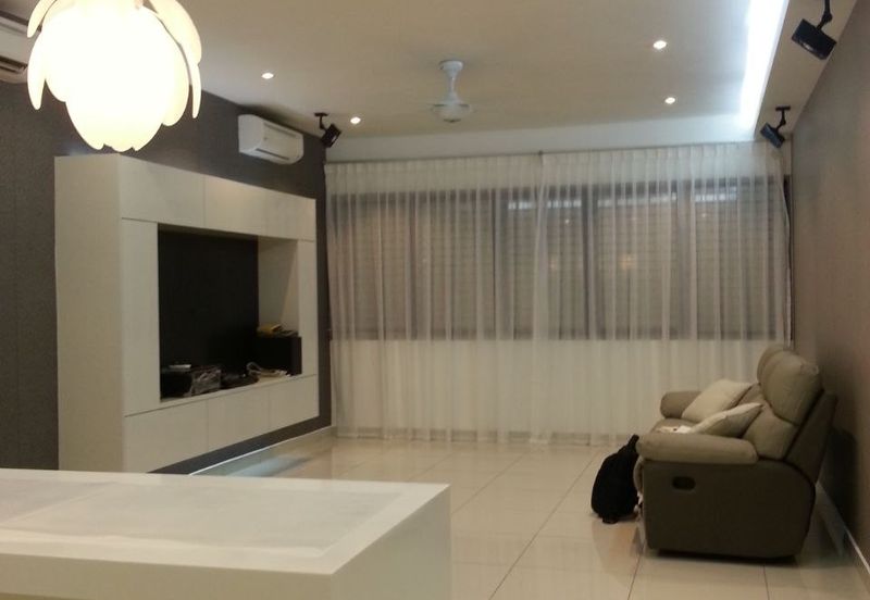 Oxford Tower @ Garden Plaza