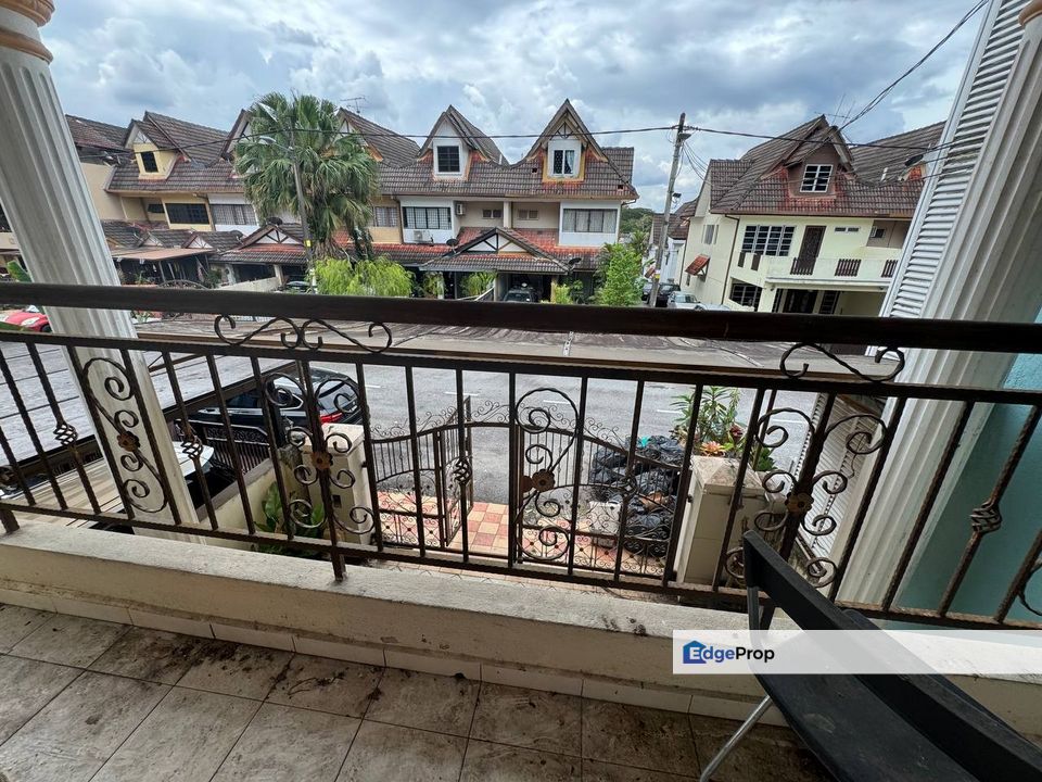 WTS-2.5 STOREY TERRACE  TAMAN BUKIT MULIA HULU KELANG [RENOVATED FULLY EXTENDED KITCHEN NEARBY SURAU], Selangor, Ulu Kelang