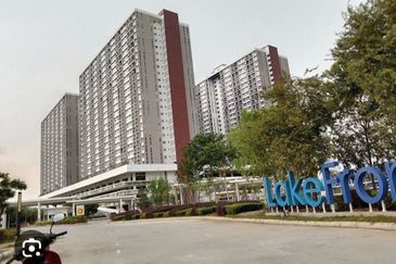 PR1MA Lakefront Homes