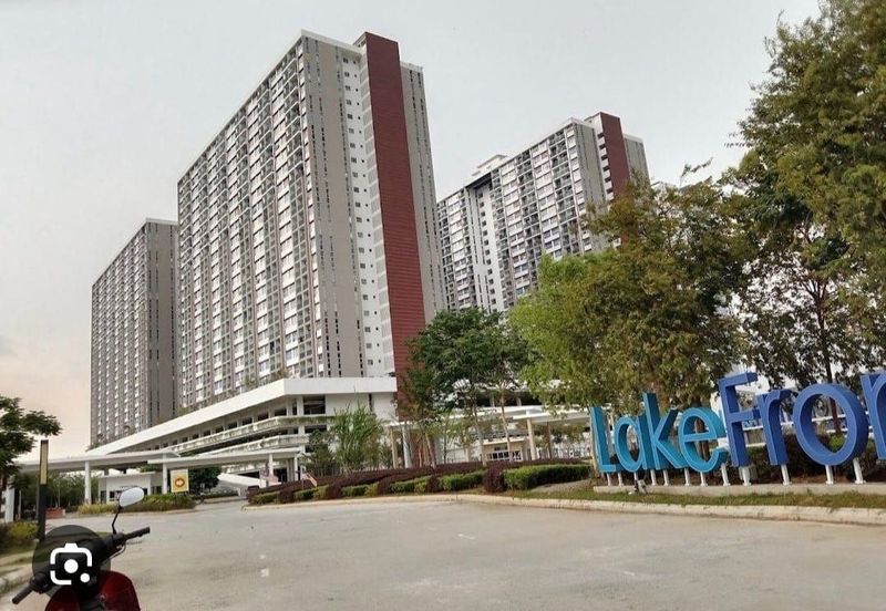 PR1MA Lakefront Homes