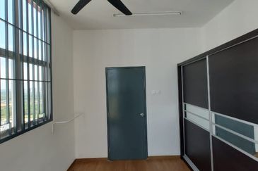 PR1MA Lakefront Homes