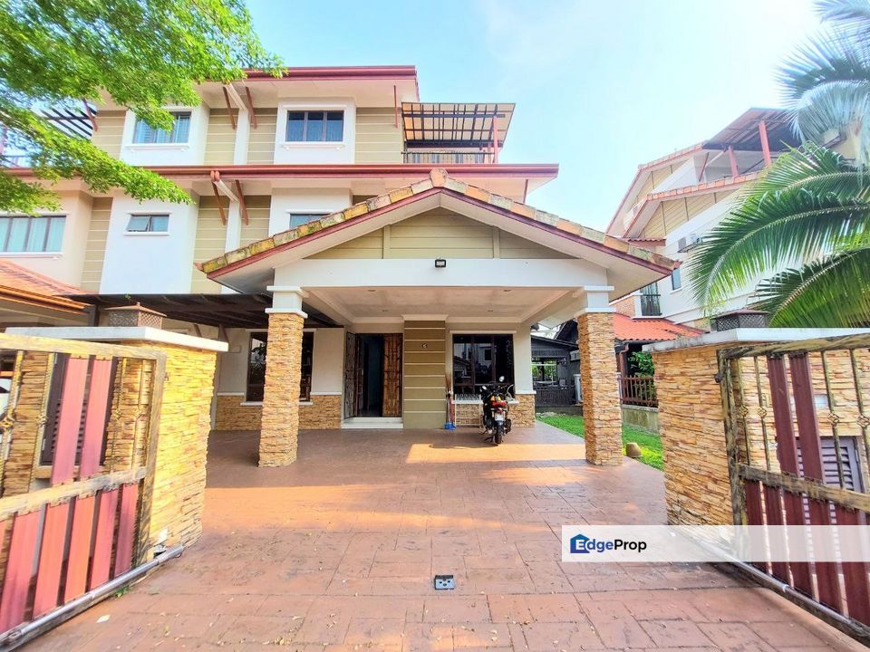 3 Storey Semi Detached House Seksyen 8 Bangi For Sale, Selangor, Bangi