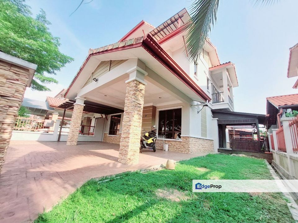 3 Storey Semi Detached House Seksyen 8 Bangi For Sale, Selangor, Bangi